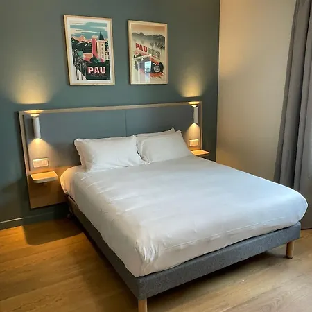 Kyriad - Ester Hotel 3*
