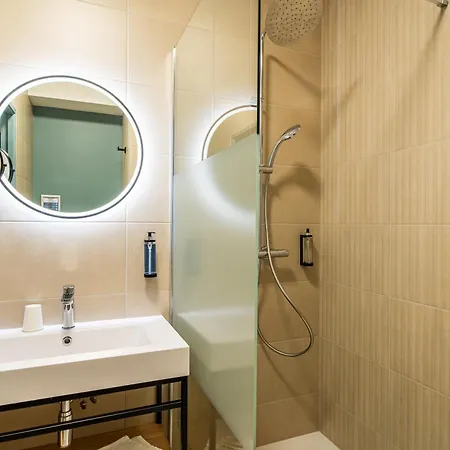 Kyriad - Ester Hotel 3*