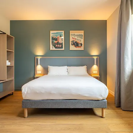 Hotel Kyriad - Ester 3*